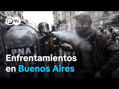 Reformas del presidente Milei es discutido en el Congreso de Argentina en medio de protestas.