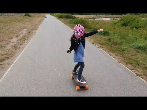 6 Year Old Girl Tries Electric Skateboard For The First Time