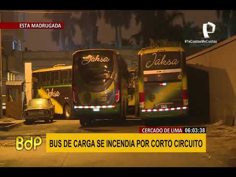 Bus de carga se incendia en el Cercado de Lima