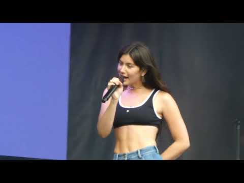 Gracie Abrams - The Bottom (Lollapalooza 2022)