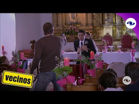 Vecinos: Rodolfo interrumpe en la boda de Óscar y secuestra a la Doctora Tatiana - Caracol TV