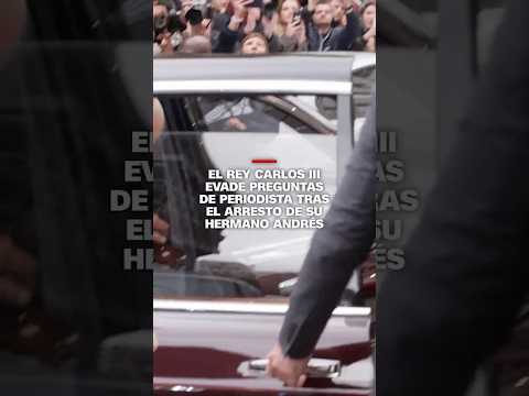 El rey Carlos III evade preguntas de periodista tras el arresto de su hermano Andrés