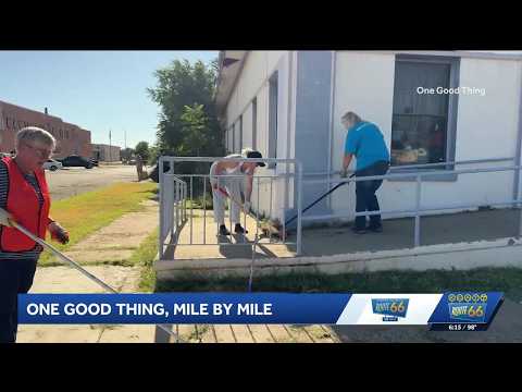 Couple celebrates Route 66 centennial with acts of kindness every 100 miles
