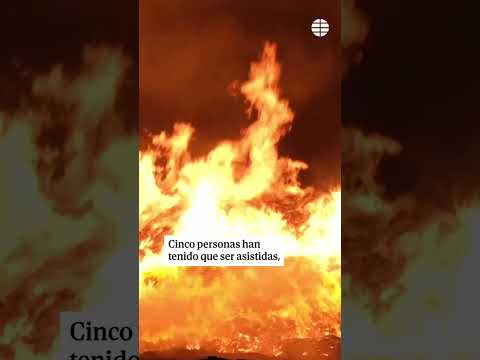 Impresionantes imágenes de un incendio en una planta de compostaje de Tenerife