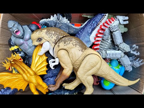 HUNTING Distortus Rex Mosasaurus Giganotosaurus Velociraptor T-Rex Velociraptor in Jurassic World