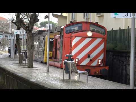 CP 2-Storey Train Crosses Tunnel Alcântara, Road Train Tracks, Diesel-Electric Locomotive to Oeiras