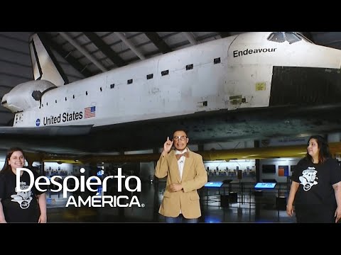 El profesor Ramiro T. Enseña conoce de cerca el transbordador espacial 'Endeavour'