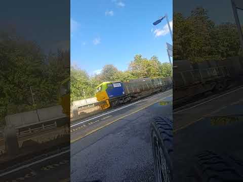 MPV passing Farnborough (Main) #shorts