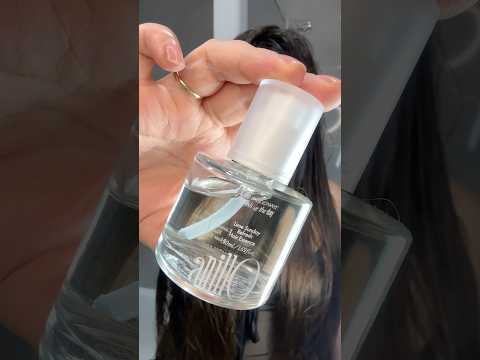 Lime Sunday Refresh Hair має легку текстуру, залишає волосся м’яким і блискучим. Пахнеееееее