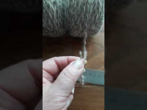 Готовые моточки из шерсти  Золотистого ретривера  и шерсть Кота.