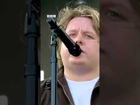 What a crowd for Lewis Capaldi at Glastonbury 🥺🫶