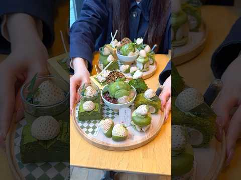 予約の取れない抹茶と白いちごのアフタヌーンティーセット🍵 #japanesefood