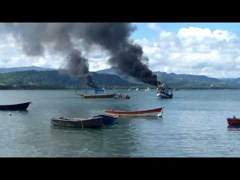 Incendio destruye embarcación en la playa Los Barcos, Río San Juan