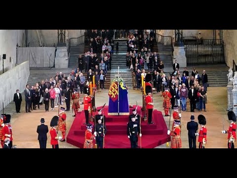 Funérailles de la reine Elizabeth : C'est un évènement qui dépasse tout (Julian Bugier)
