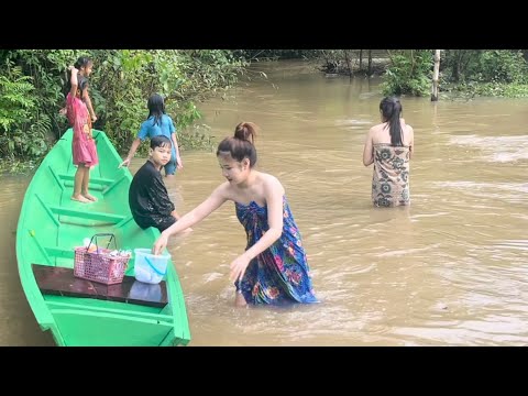 🇹🇭🇱🇦สาวลาวบ้านป่าซักผ้าอาบน้ำ