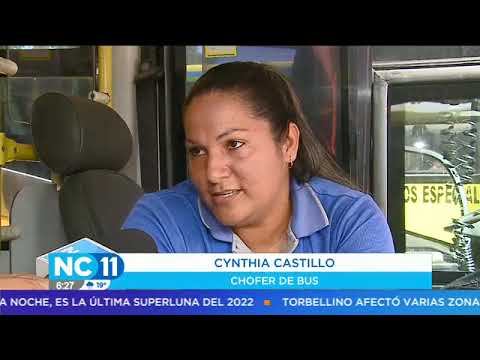 Dos madres se convierten en las primeras choferes de bus de Puntarenas