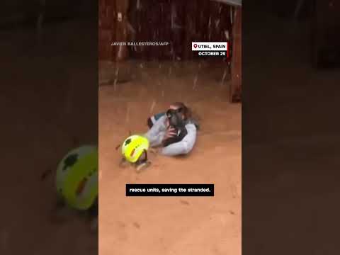 Severe flash floods hit Spain