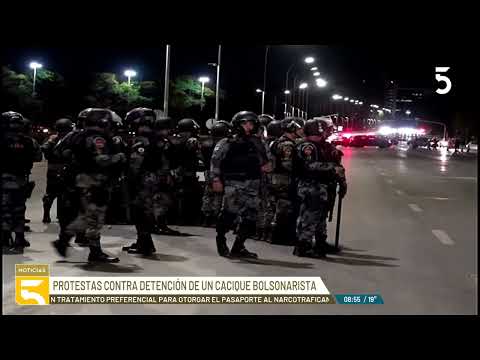 Seguidores del presidente #JairBolsonaro causaron graves disturbios anoche en el centro de #Brasilia