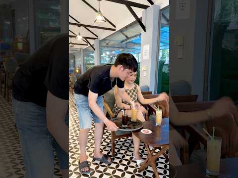 Tặng Áo Mưa Khi Uống Cà Phê #shorts #trending #haihuoc