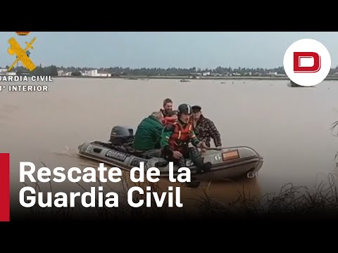 El complicado rescate de la Guardia Civil a un vecino de Montijo (Badajoz) de las riadas de Efrain