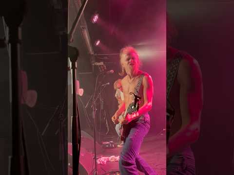 KAKKMADAFAKKA - «Runaway Girl» Live