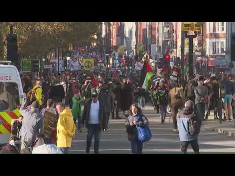 Londres : des milliers de personnes défilent lors d'une marche pro-palestinienne