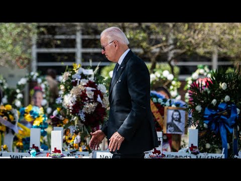 Tuerie au Texas : Joe Biden à Uvalde à la rencontre des familles des victimes • FRANCE 24