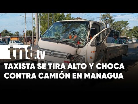 Taxista imprudente se tira Alto y provoca accidente en Managua