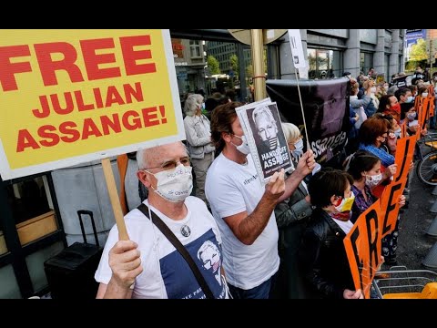 Julian Assange rehúsa su entrega a EUA, que le acusa de que reclutaba a hackers