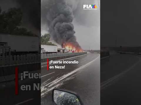 #Edomex | Un fuerte incendio se suscitó en la zona de Nezahualcóyotl; 30 casas resultaron dañadas.