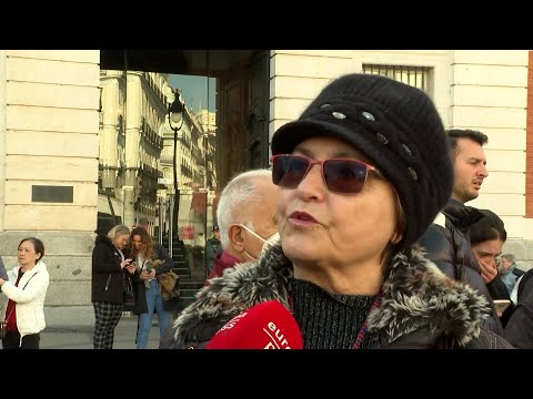 Marea de Residencias recuerda en la Puerta del Sol a residentes fallecidos en pandemia