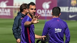 فيديو : لاعب برشلونة يسجل هدف بطريقة جميلة