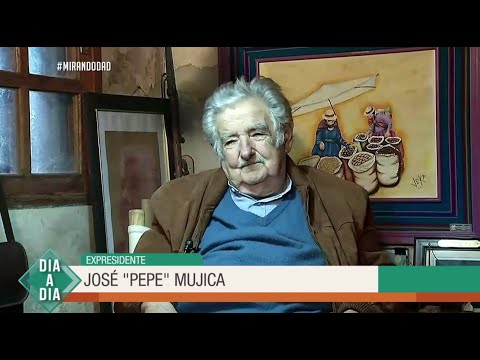 Fito junto a José “Pepe” Mujica desde su chacra