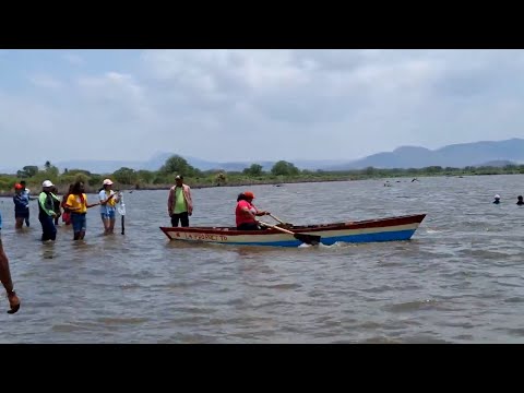 Centenares de turistas participan en la competencia anual de remos en Boaco