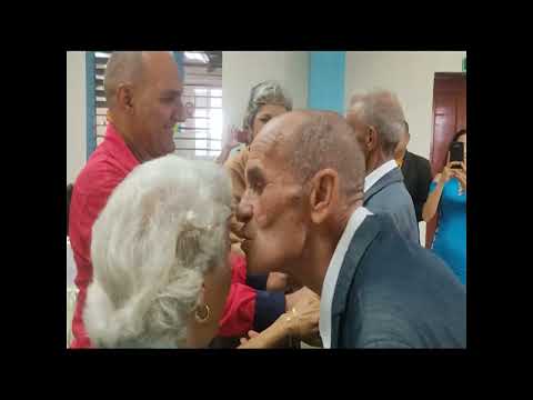 Celebran matrimonio 2 parejas de Hogar de Ancianos Rita Suárez del Villar de Cienfuegos