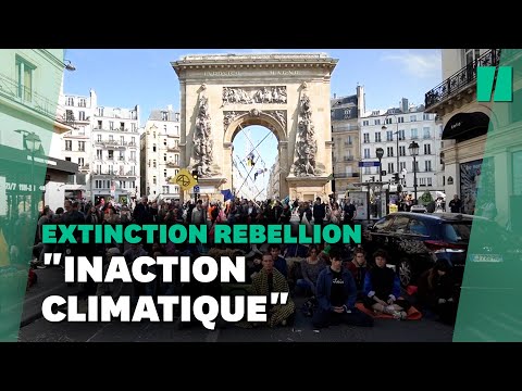 Extinction Rebellion lance une occupation Porte Saint-Denis à Paris, contre l'inaction climatique