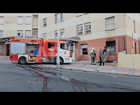 Grave incendio en Reyes Católicos: una mujer rescatada