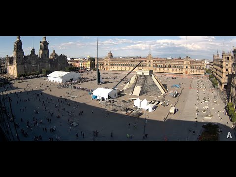 #CDMX | ¿Una pirámide en el #zocalo?  ¡Se viene algoo!