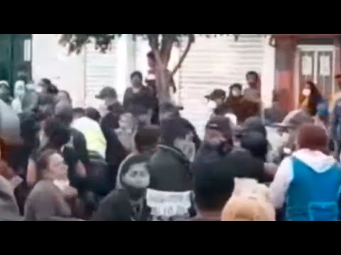 Ambulantes atacan a fiscalizadores en operativo