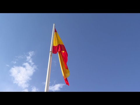 Izado de la bandera de España en Colón con motivo de la festividad de San Isidro