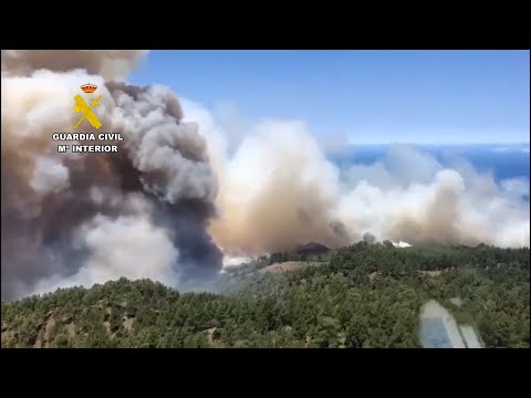 Incendio de La Palma desde un helicóptero de la Guardia Civil