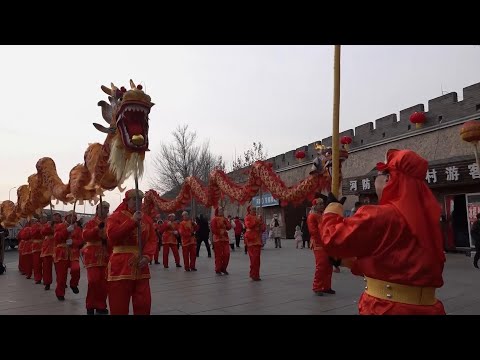 Chinese prepare to welcome the Year of the Dragon