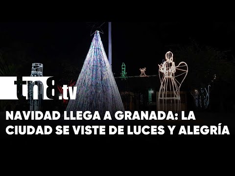 Parques y plazas de Granada cobran vida con las luces de la temporada