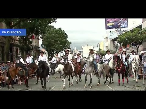 Ticos disfrutan del regreso del Tope Nacional en San José