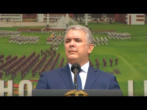 Presidente Iván Duque en la ceremonia de graduación del curso de subtenientes del Ejército Nacional