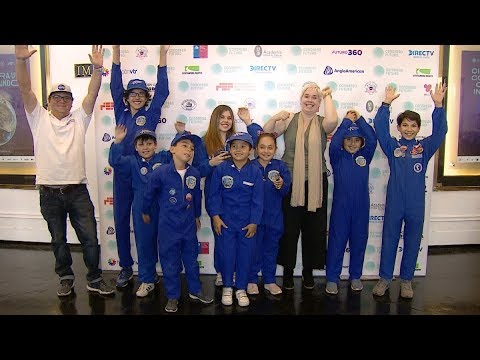 Niños se reúnen con investigadores de la NASA