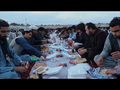 Young Muslims in Afghan city of Khost organise mass Iftar party with help of local business communit