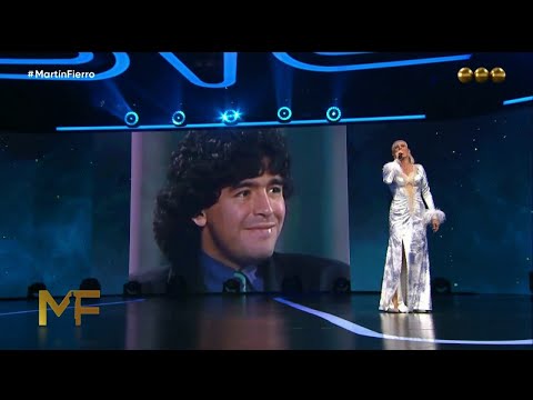 Homenaje a Diego Maradona en el Martín Fierro 2022