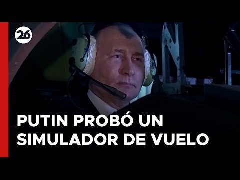 Vladimir Putin probó un simulador de vuelo