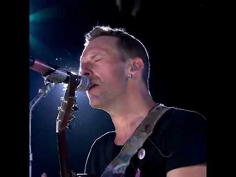 Coldplay - Biutyful (Live in Soldier Field, Chicago) HD